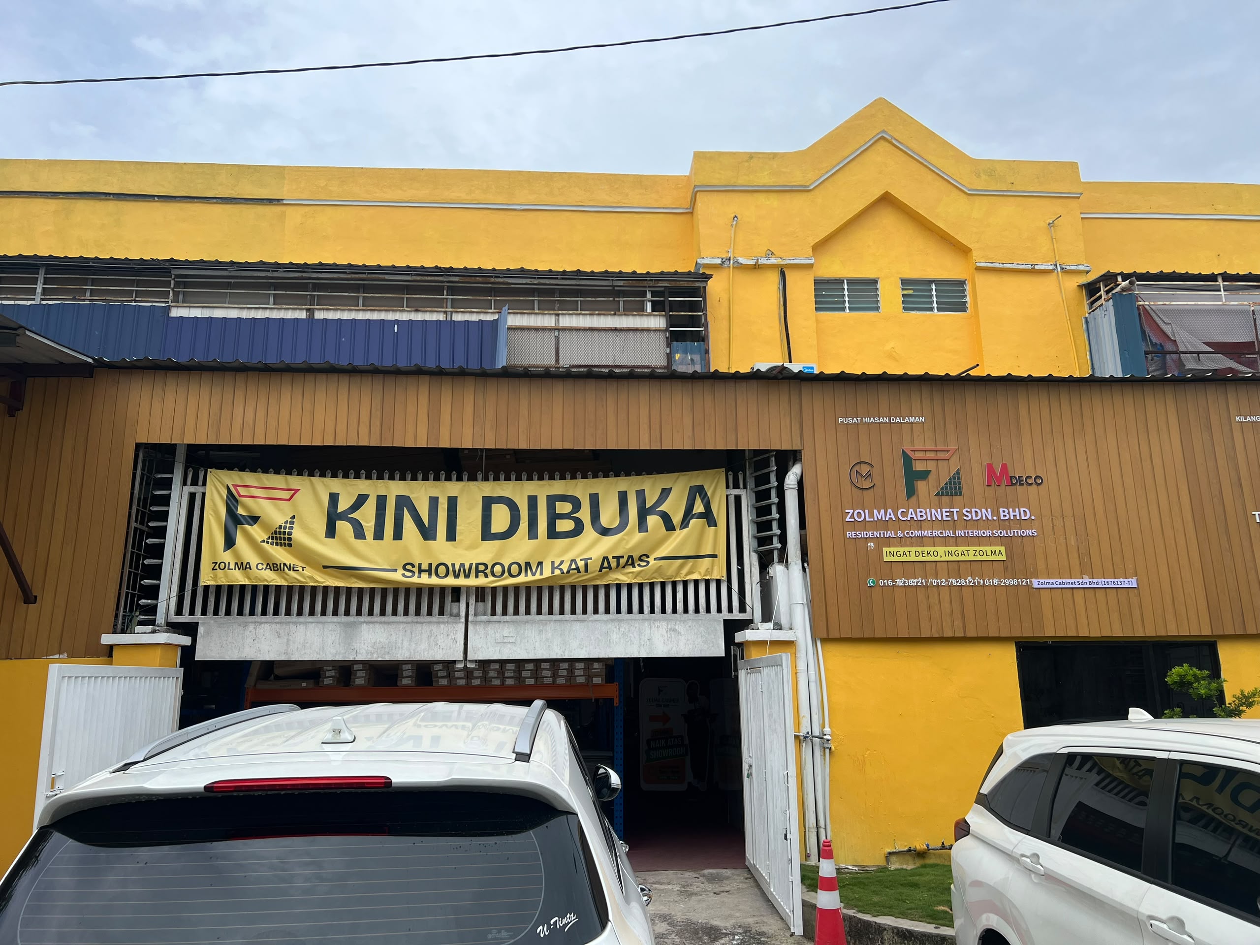 Home Deco Johor oleh Zolma Cabinet menawarkan penyelesaian dekorasi rumah lengkap dengan Fluted Panel, Wainscoting, Wallboard, UV Marble Board, SPC Flooring dan pemasangan profesional.